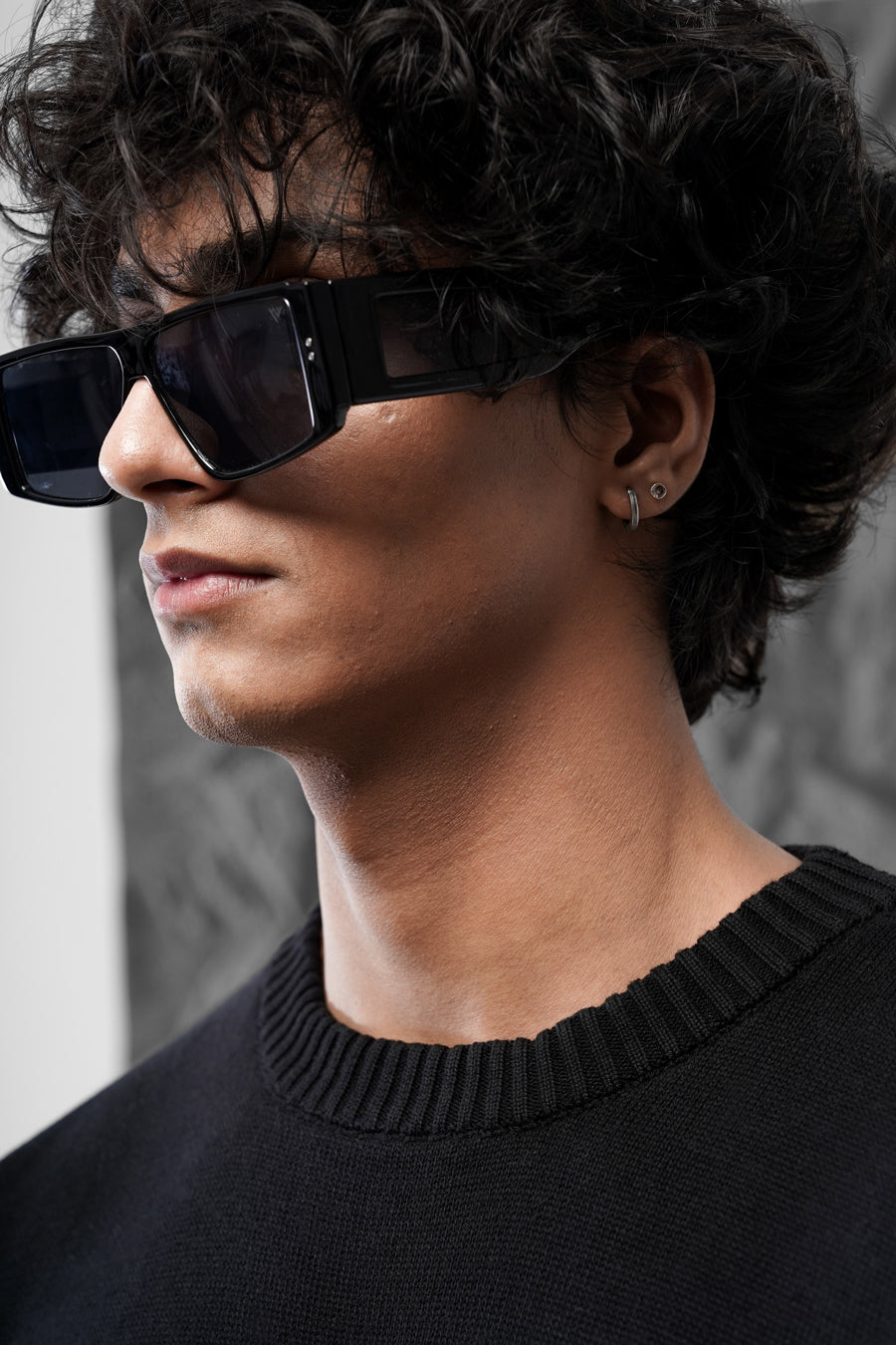 JET SET SWEATER – BLACK